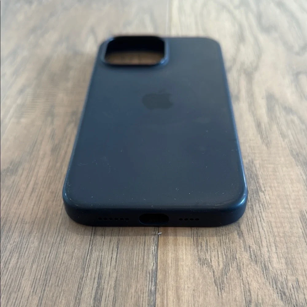 Apple sleek black